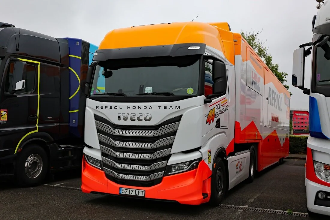 REPSOL HONDA 5717 LFT MOTO GP SILVERSTONE 22.8 (3).JPG