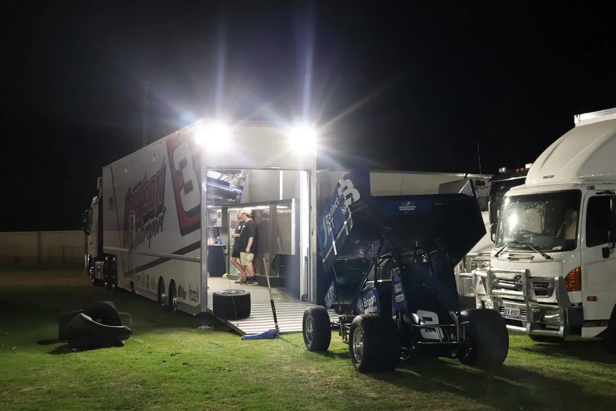 TaT_David-Dickson-Motorsport-race-transporter-in-pits_0222.jfif