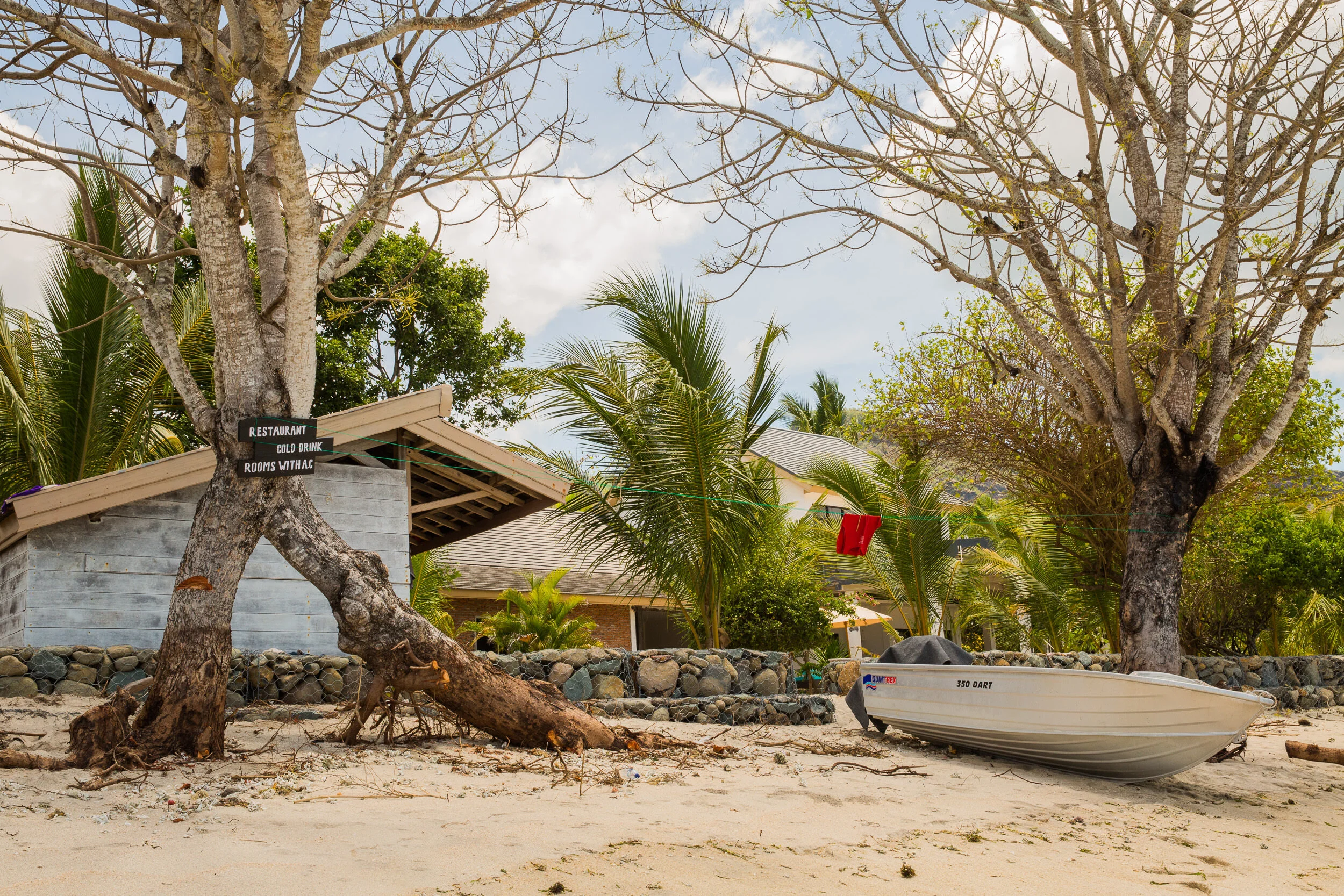 201610-Myamo_Beach_Lodge-Surfing-Sumbawa_Indonesia-@PhotoAmmon-0001-2.jpg