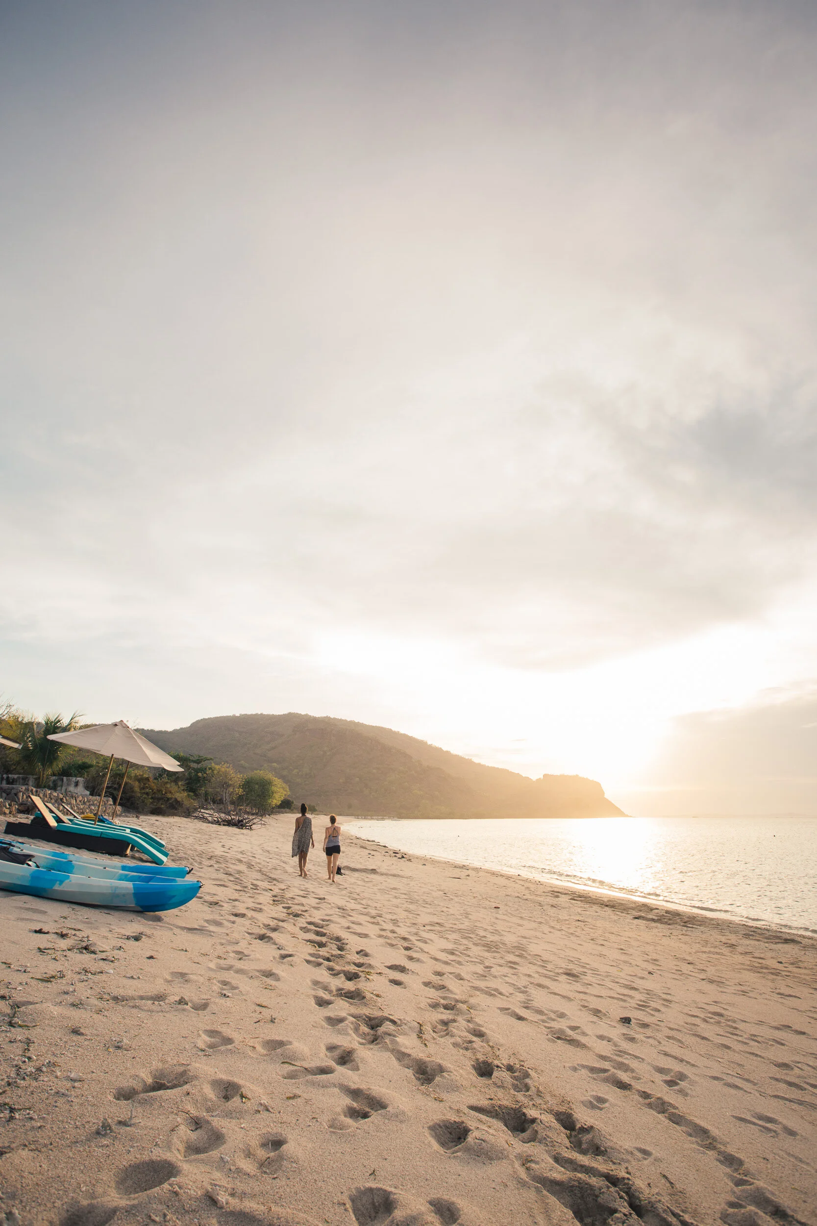201610-Myamo_Beach_Lodge-Surfing-Sumbawa_Indonesia-@PhotoAmmon-0030.jpg