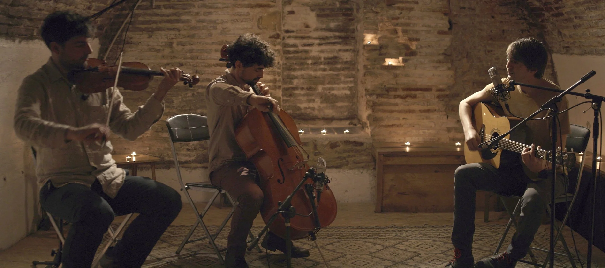 Trio avec violon et violoncelle (crédit photo: Jonathan Bayol)