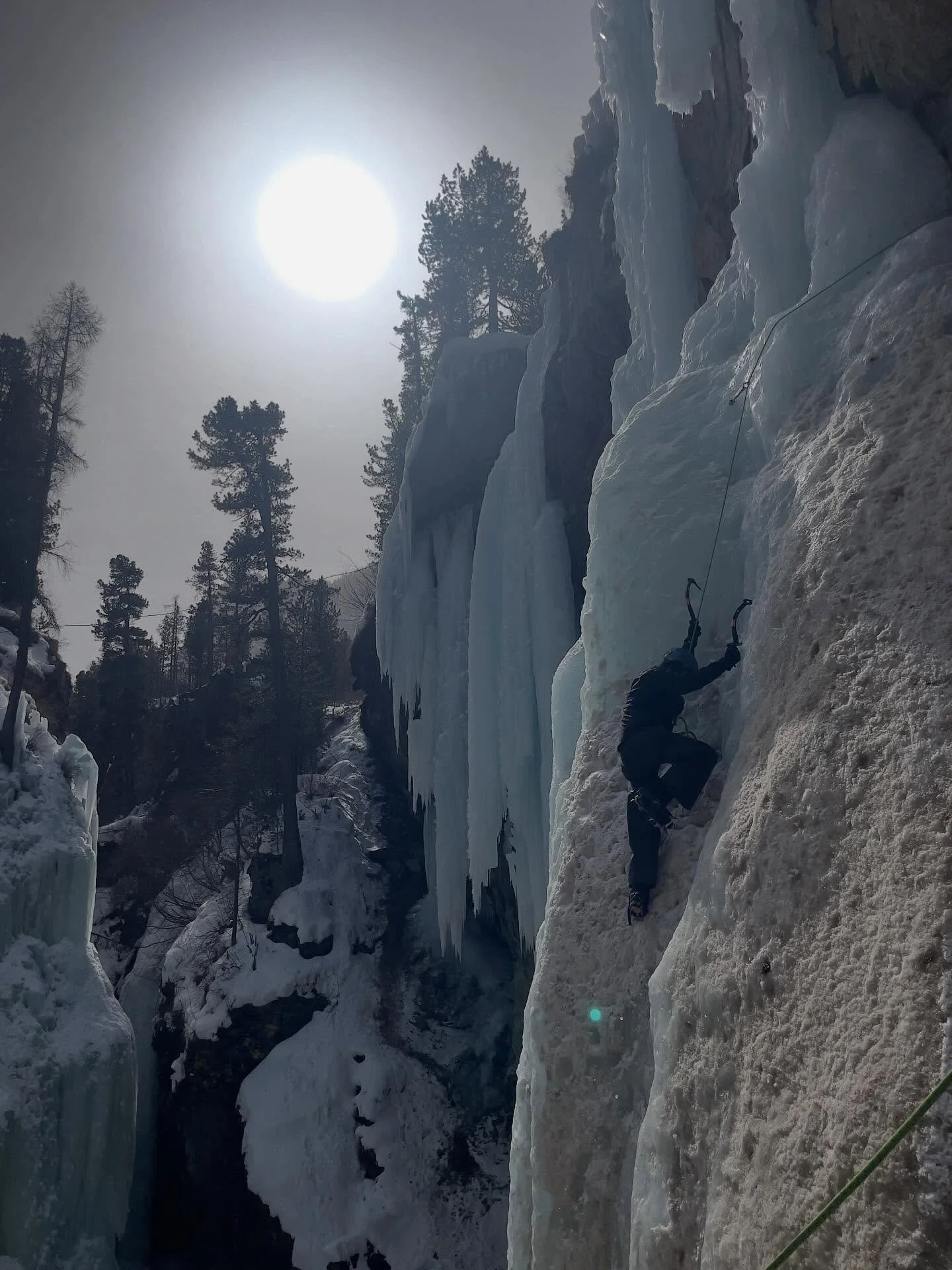 It was an humble experience climbing the ice walls with @daniarnold_alpinist  and the gathered for Nature high. 

The mixture of being in nature and than deep discussion on how to safe it in sessions with scientists and other actors of change was an 