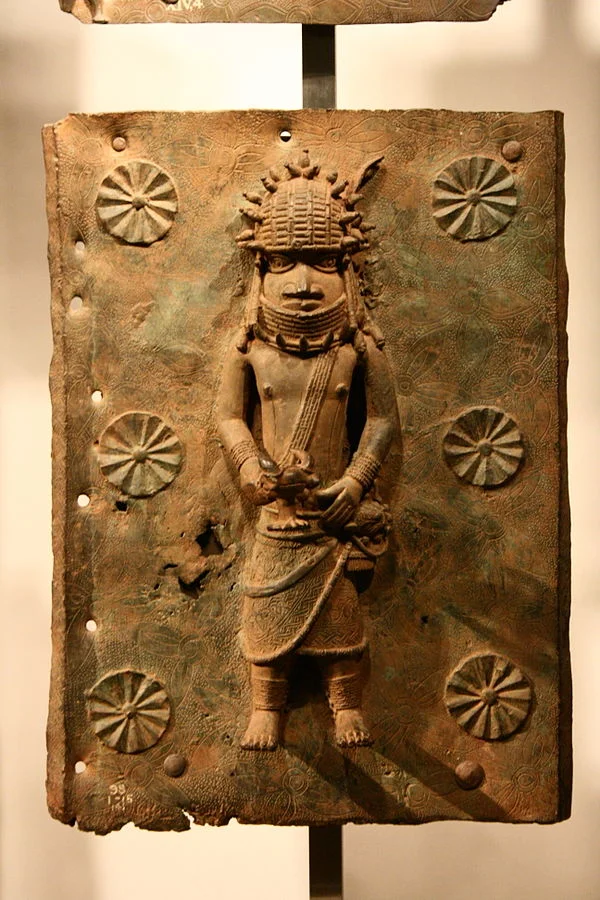 Brass plaque commonly known as "bronze" from Benin kingdom (Nigeria) at British Museum (London)) | Michel Wal | wikimedia commons