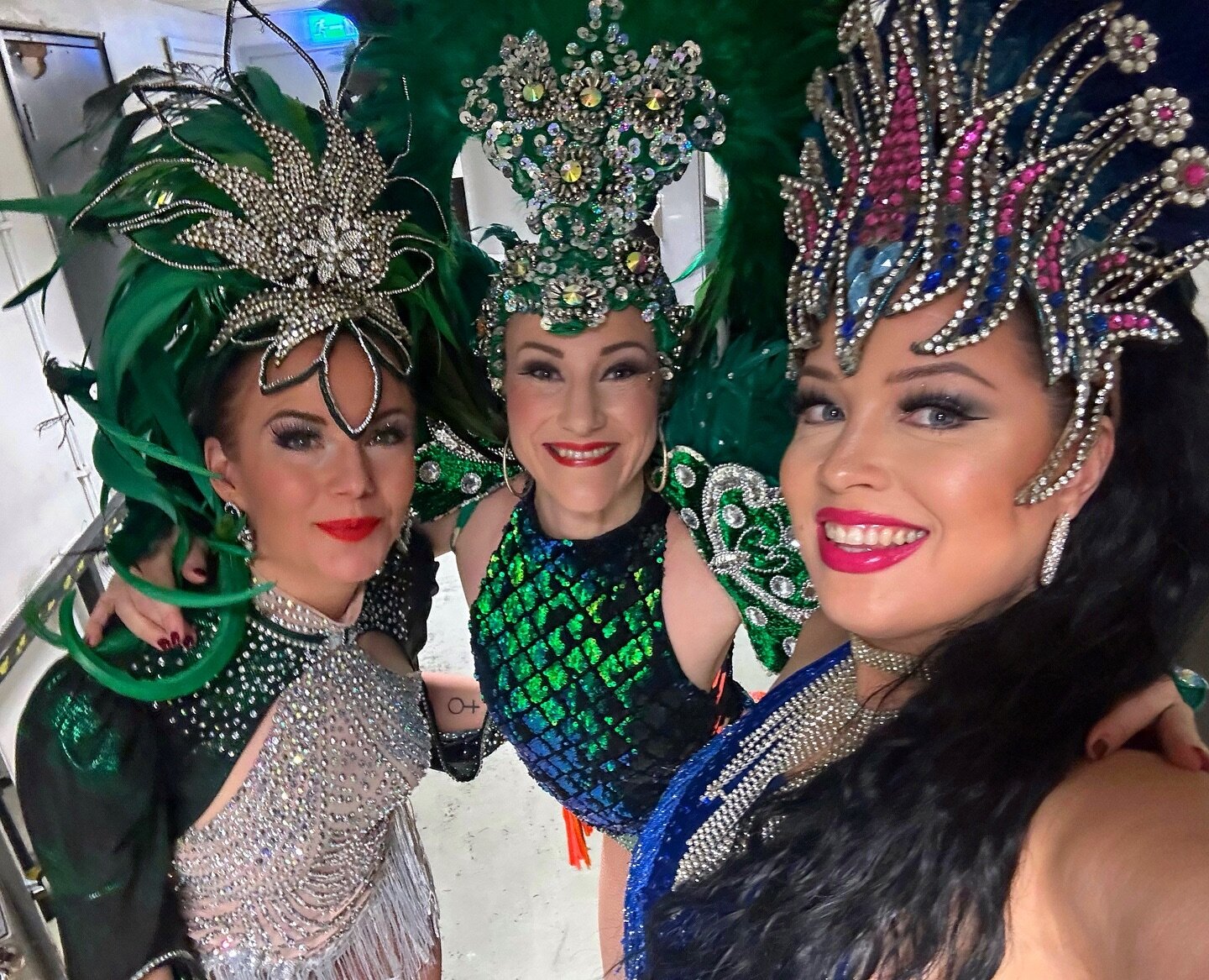 We have all danced for many many years but we founded Danca Global back in 2017&hellip; 7 years later we are still here doing what we love the most. Dancing samba and sharing that with people all around🫶🏻🎉 We are truly grateful for all the encount