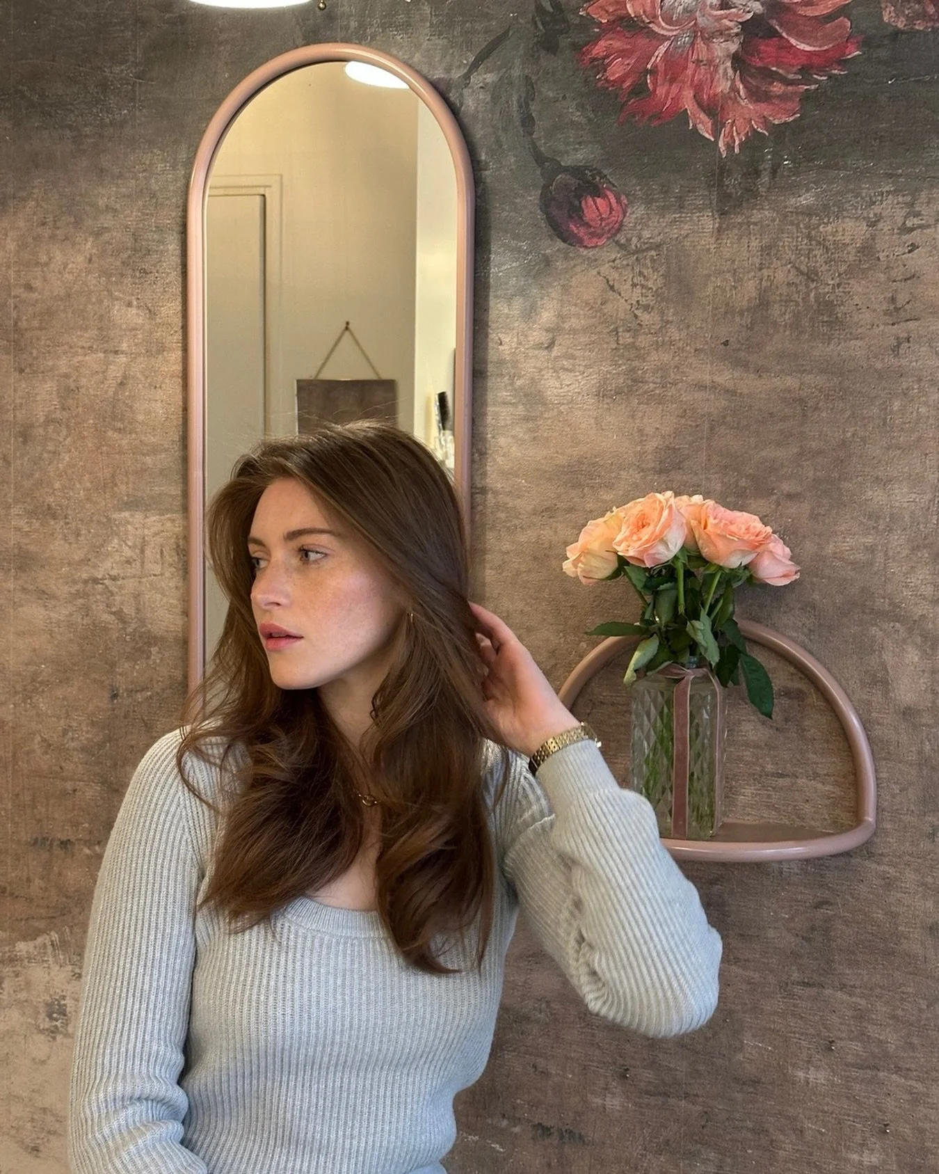 A suspended moment with L&eacute;a Grandin around our Longevity keratin ritual, a Rose Donald bestseller.

At the crossroads of high herboristry and floral science, this treatment works like a silent renewal: restoring the fiber, revealing luminosity