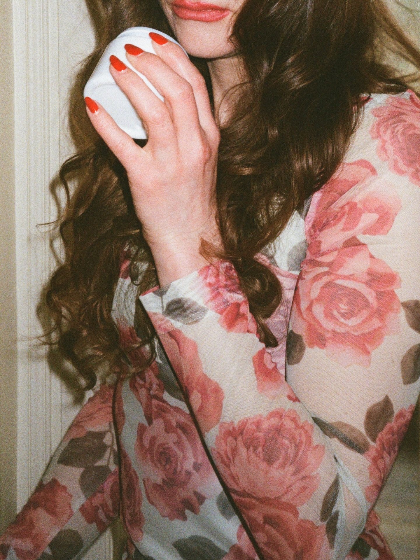 Des ann&eacute;es de recherche. 
Des formulations recommenc&eacute;es encore et encore. 
Des ingr&eacute;dients rares, complexes, parfois instables.
Des mois de travail entre laboratoire, expertise terrain et botanique avanc&eacute;e.

Une seule obse