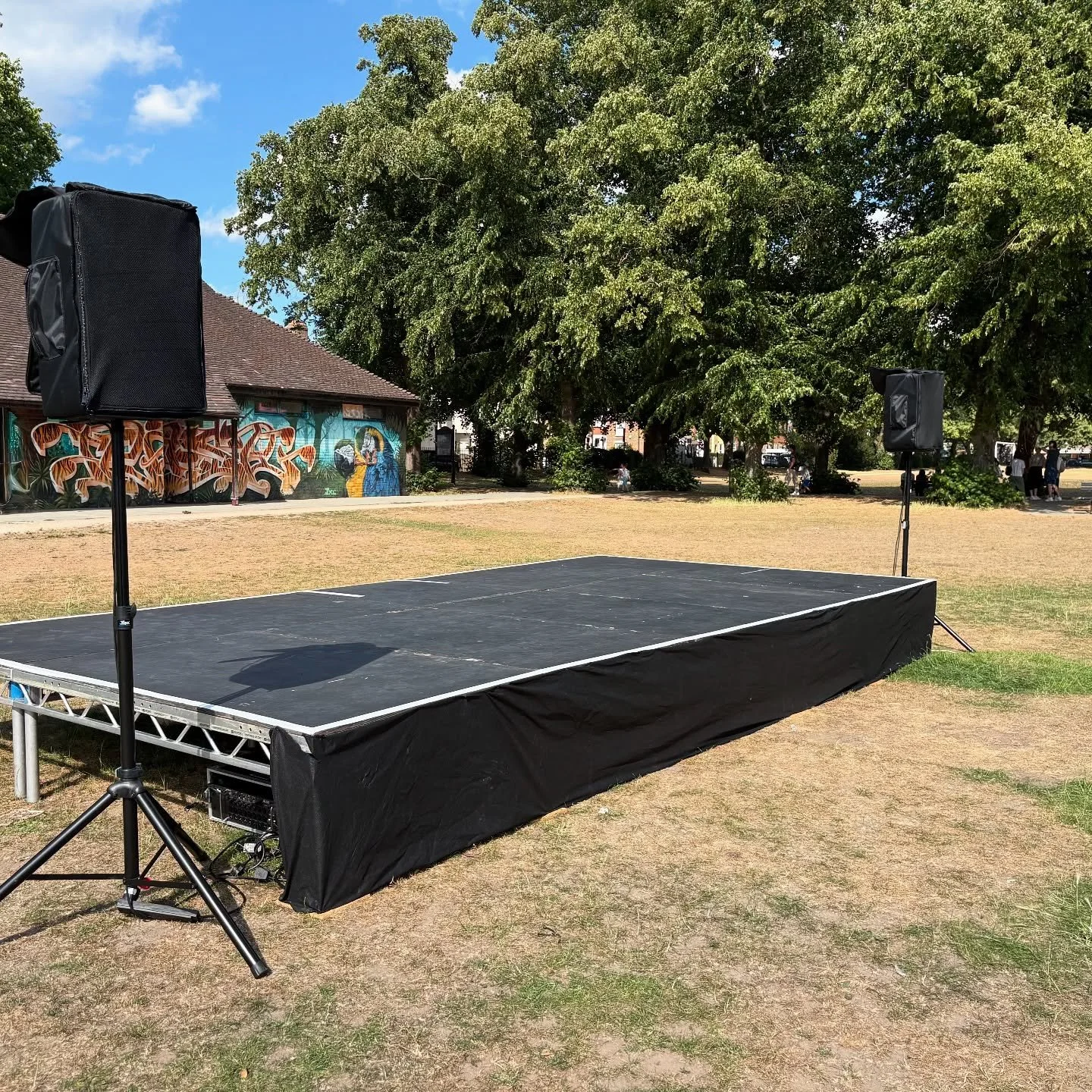 PA system provided for an event in London! 🎤

This package is on our website under Small PA System ☺️

#london #londonevents #londonstyle #audiovisual #audiovideolighting #staging #events #musicevents