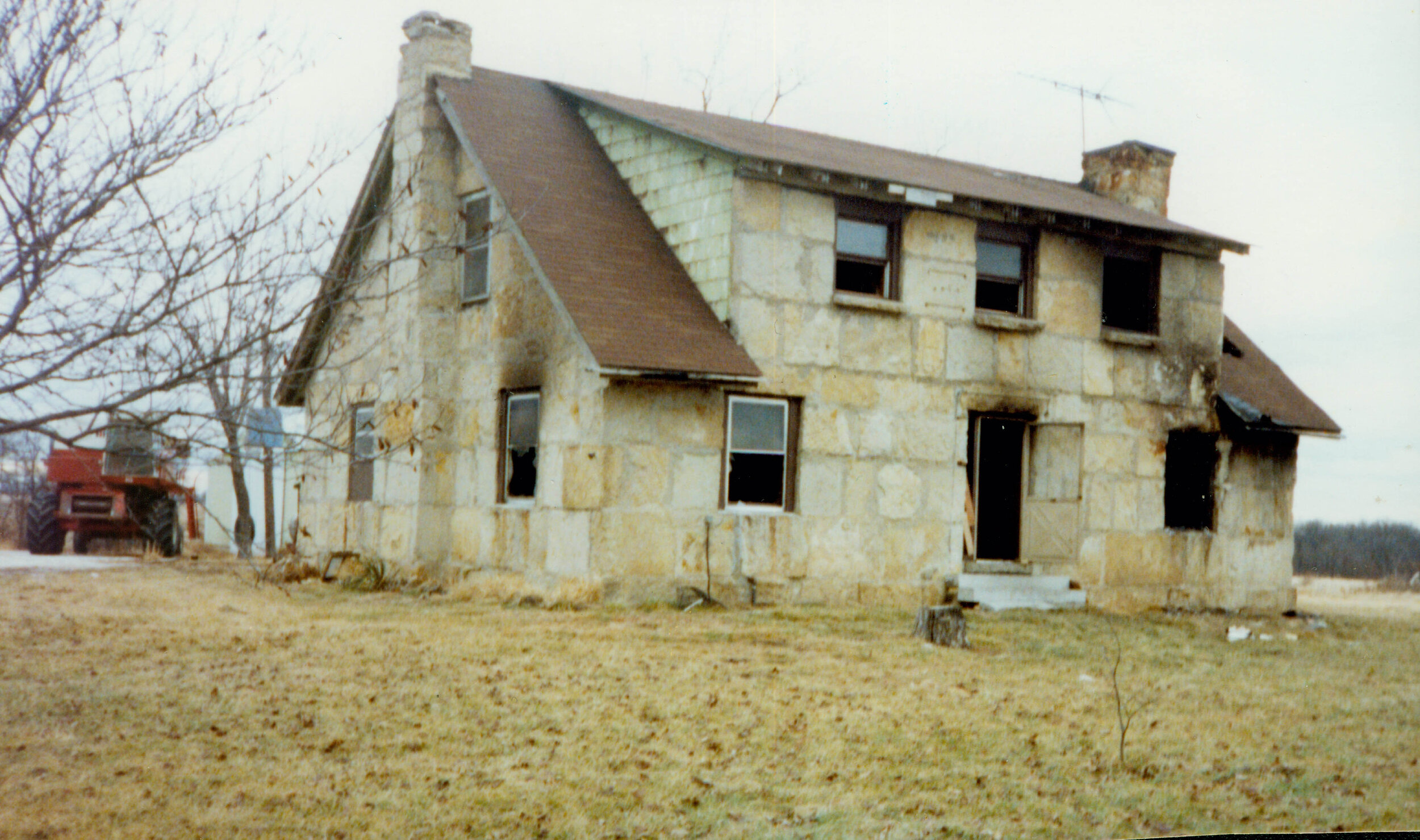 2001-0004-08.jpg Van Sant home built from jail brick.jpg