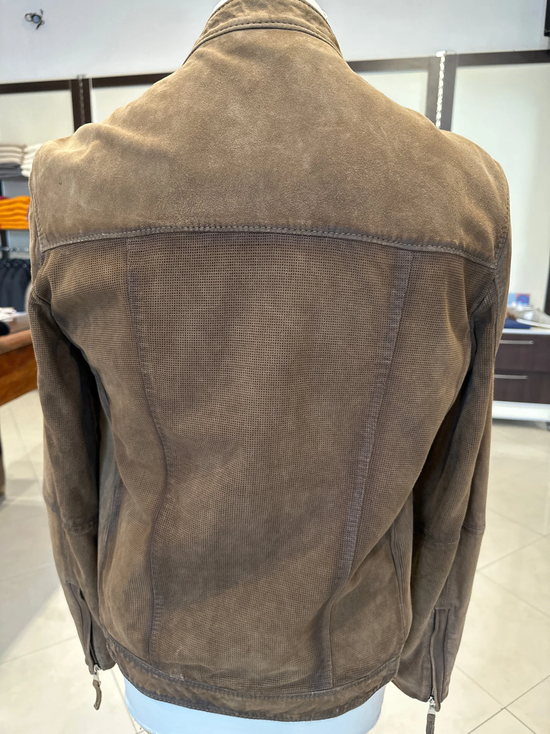 05E8FC65-744B-486B-A9ED-C2FE93731E0B