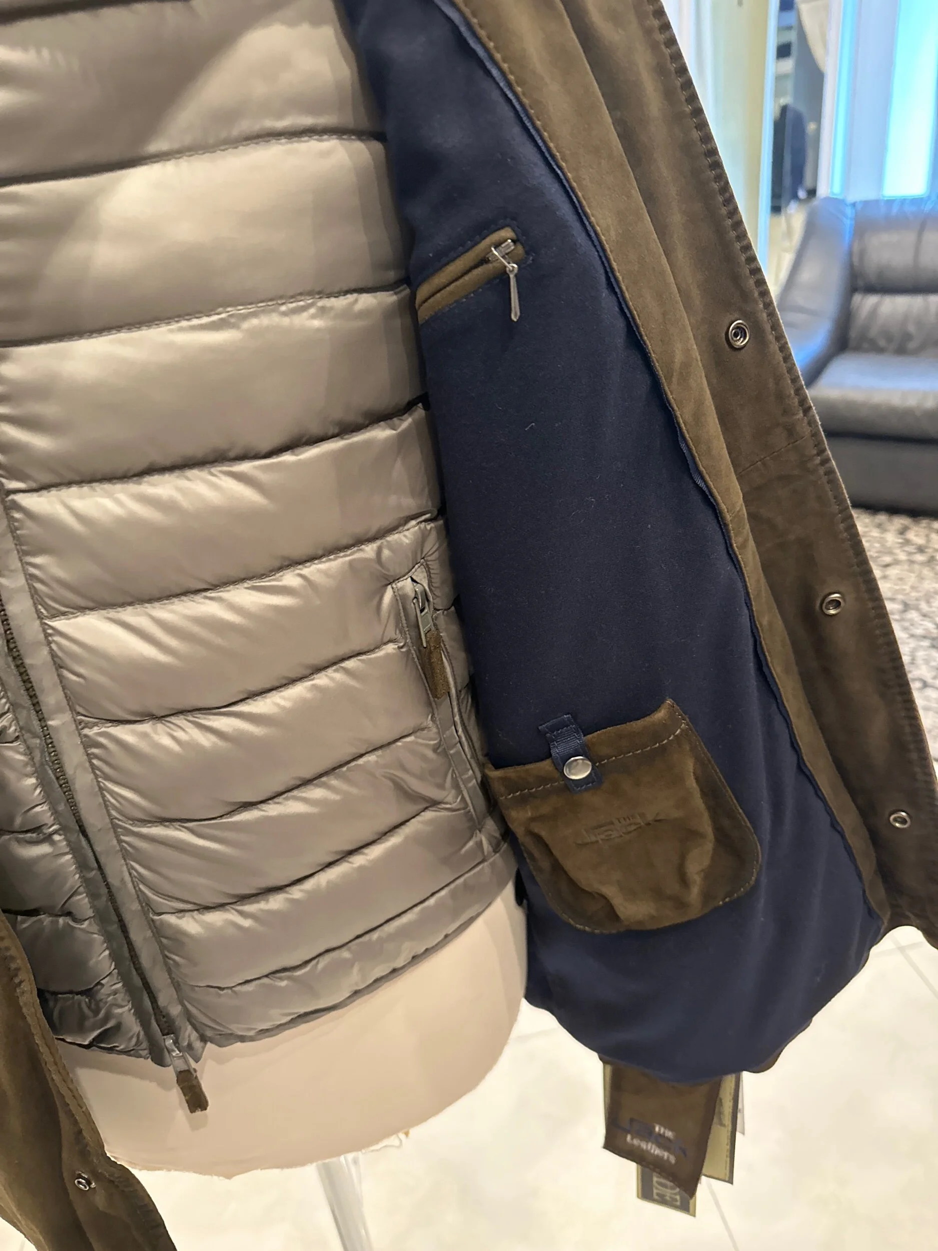 C8DC2387-34DE-47B9-B0A4-E6CF689A431D