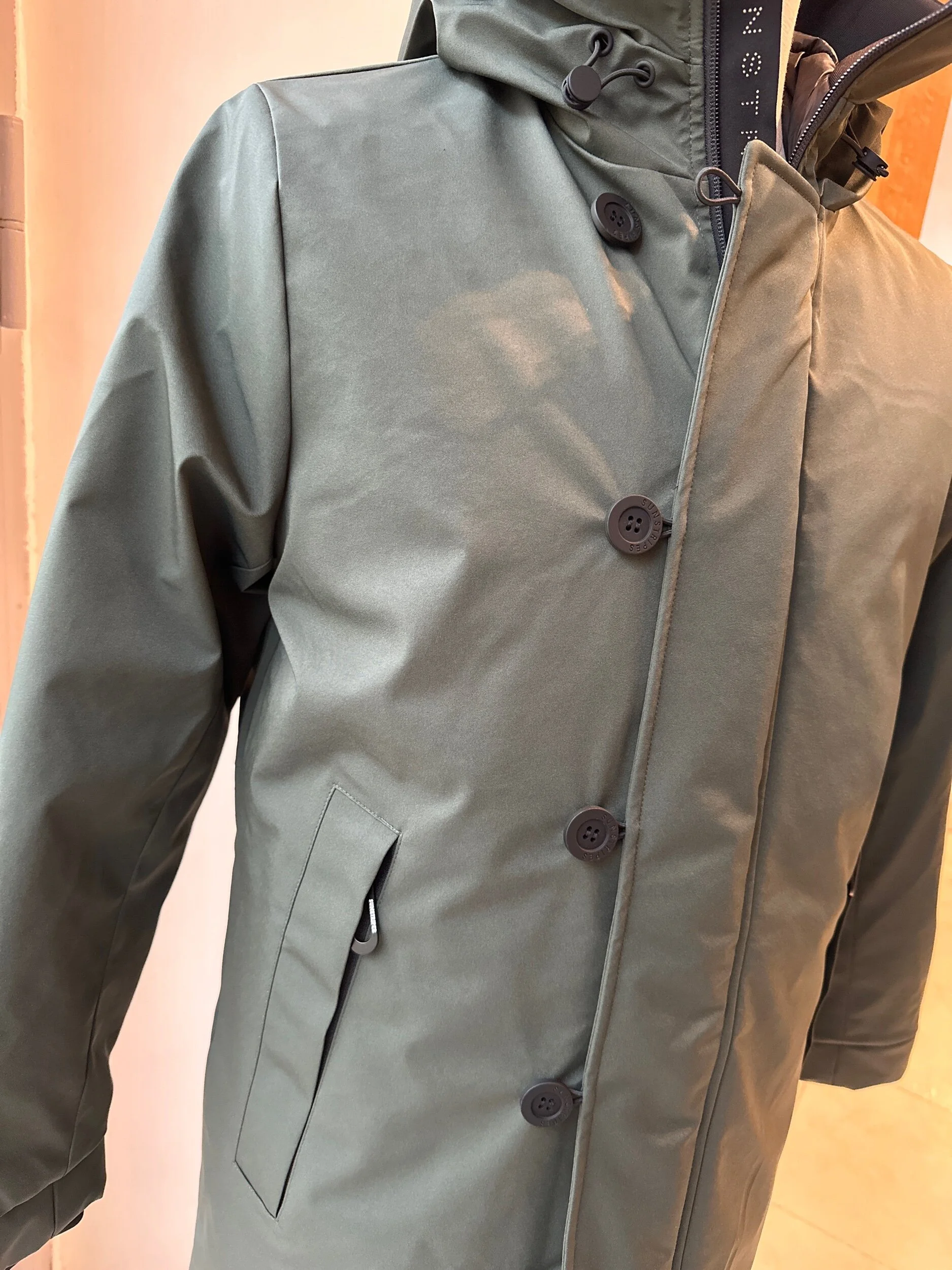 DB5F8236-C662-4681-8E21-E128B5D88006