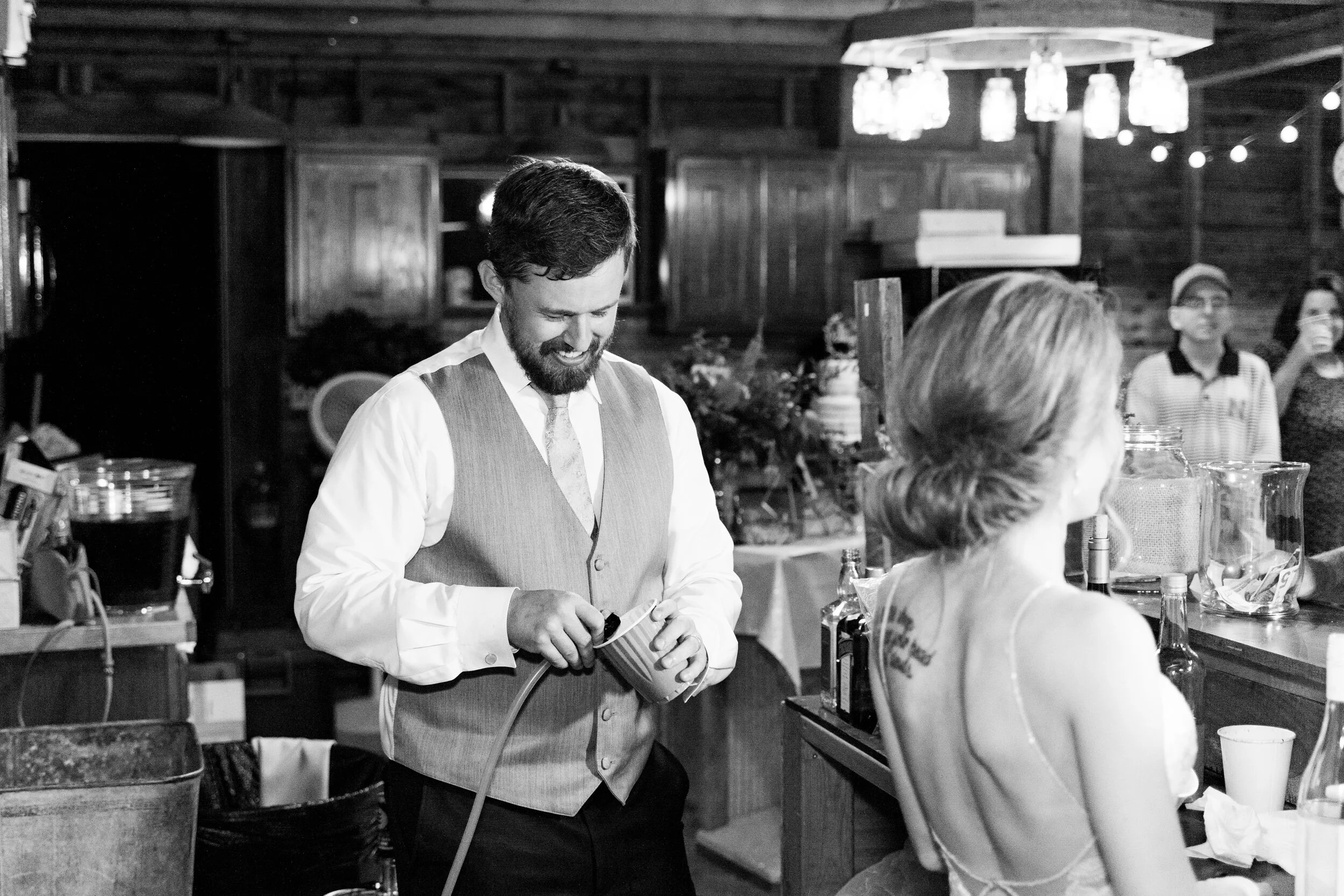 outdoor.barn.wedding.lincoln.nebraska6004.jpg