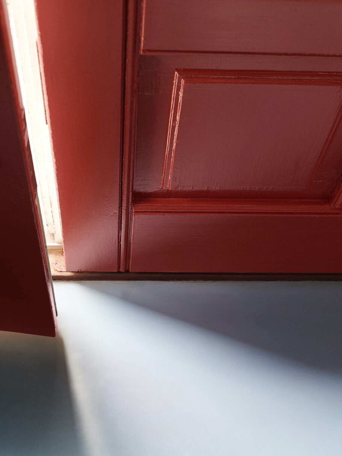 Door painted with 'Red Sea'