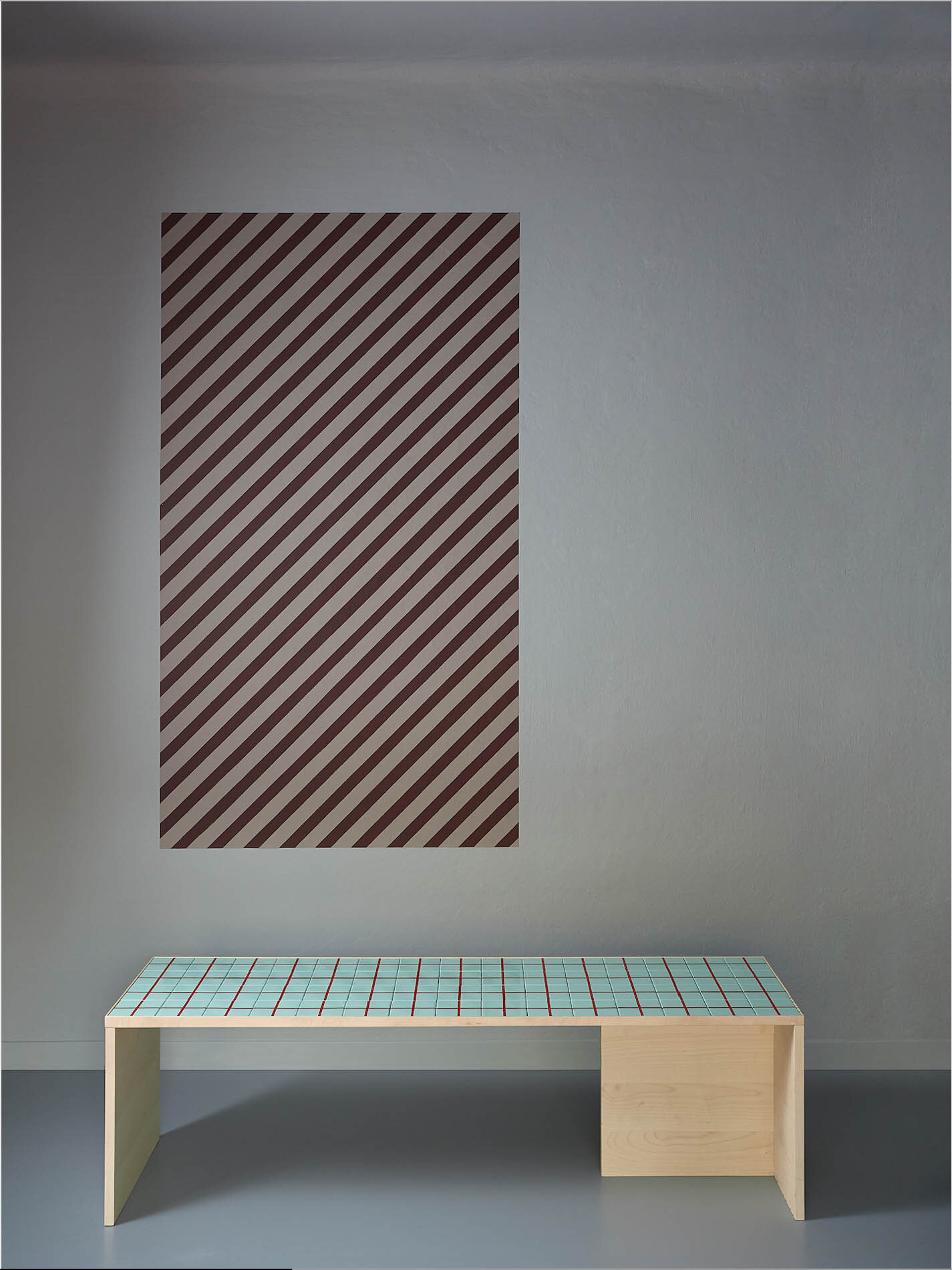 Bench with clay tiles in format 10x10x1 cm decorated with motif 'Geo Grid'