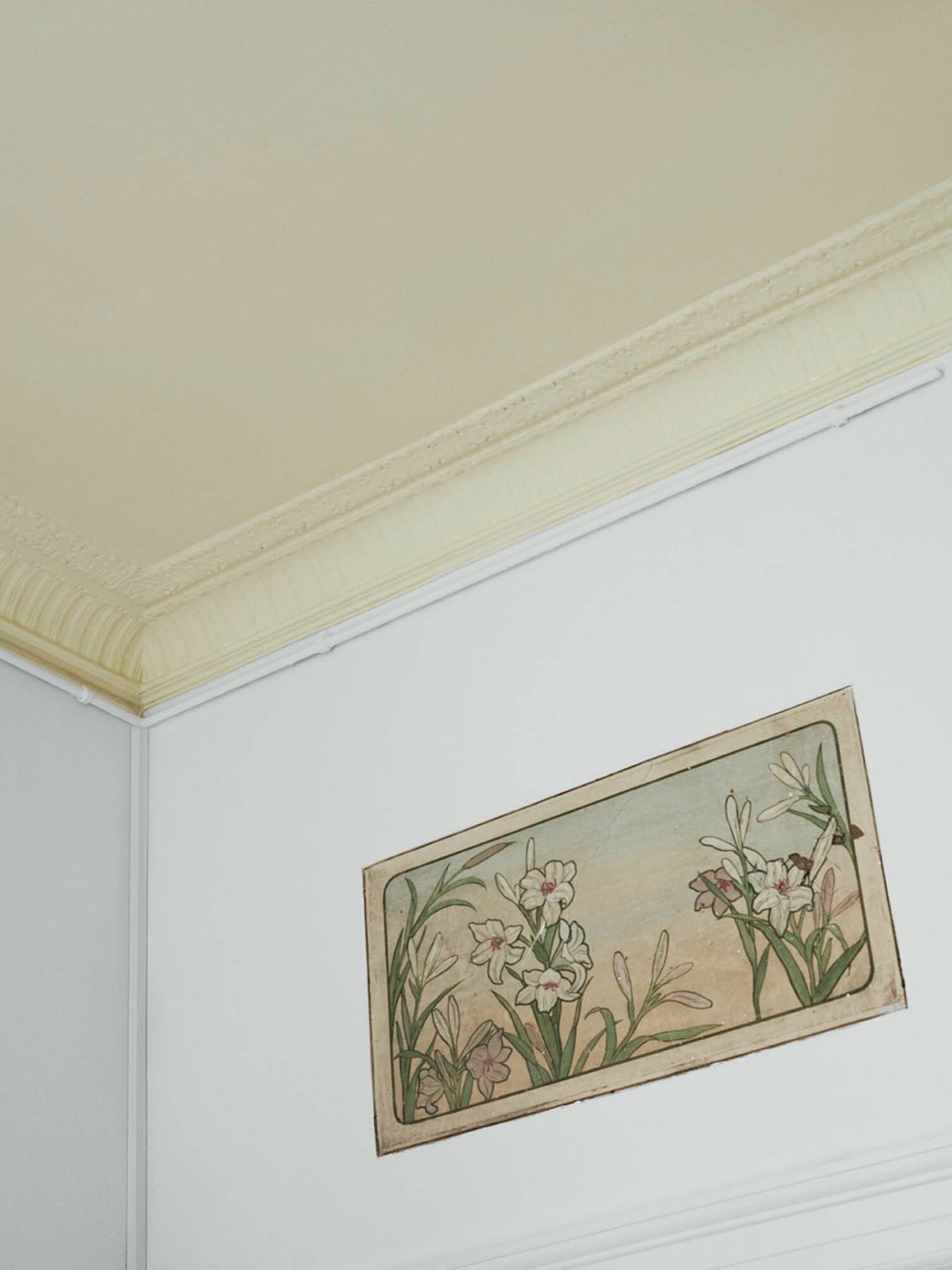 Ceiling painted with 'Mellow Yellow'