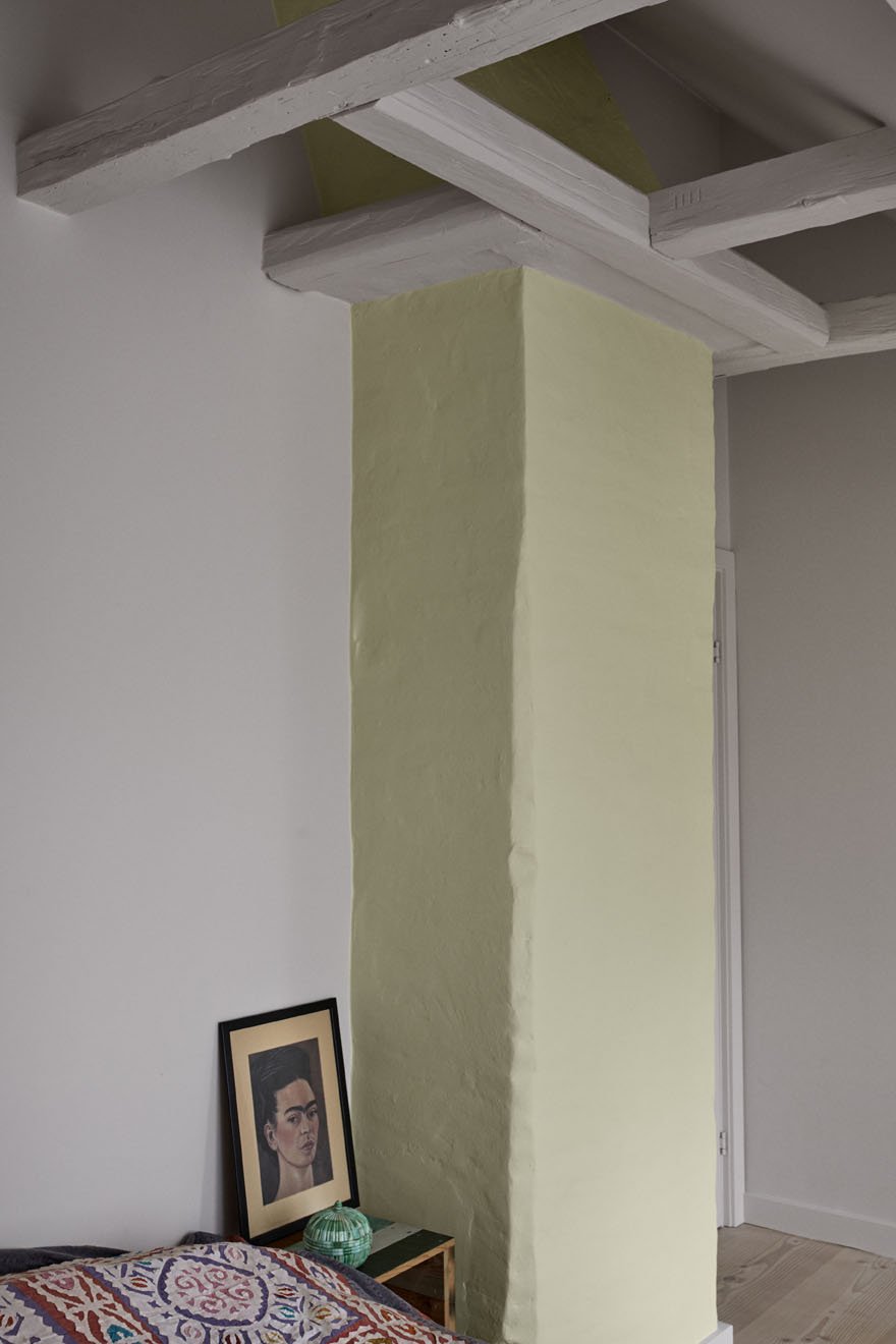  Chimney painted with ‘Lemonade’ 