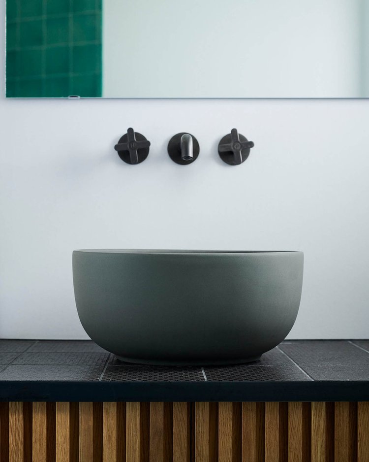 File_Under_Pop-Sink-Stoneware-Bathroom-Touch_Of_Green_4.jpg