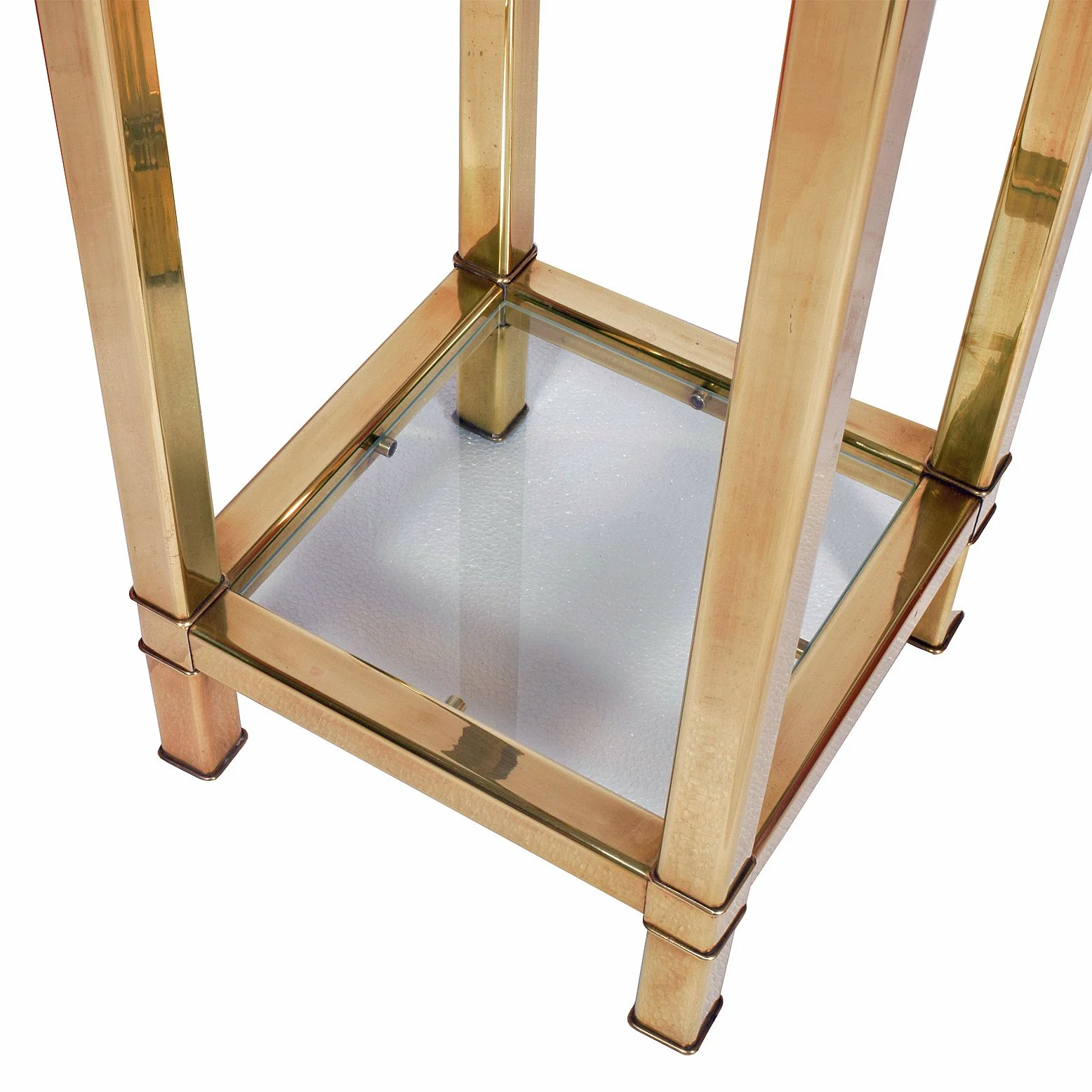 pedestal mc butom.jpg