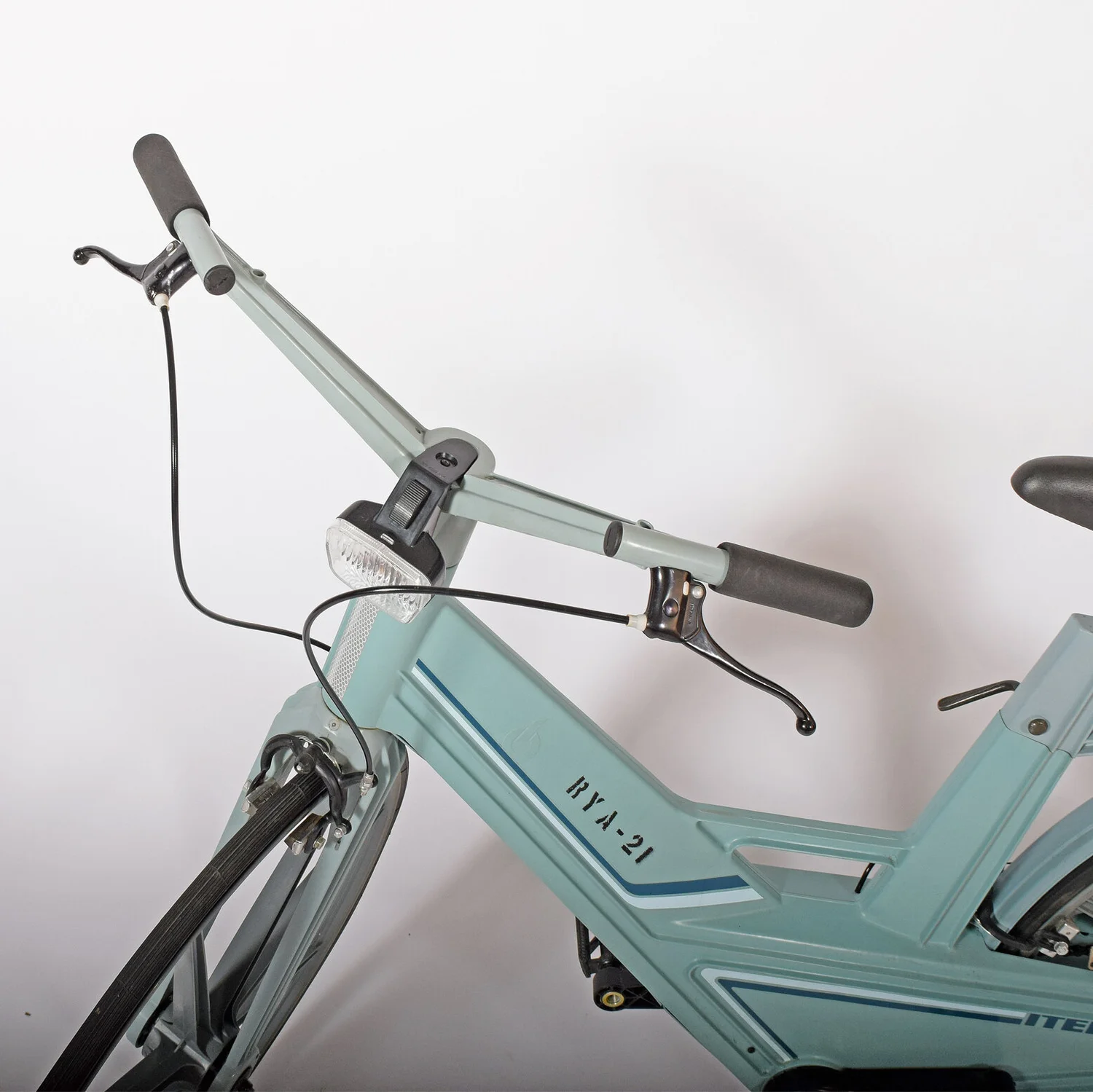 Maquette 1:15 Edicola - Vélo Itera En Plastique 1982 - Couleur Blanc Et Noir - Neuf - Réf. AMSDB058