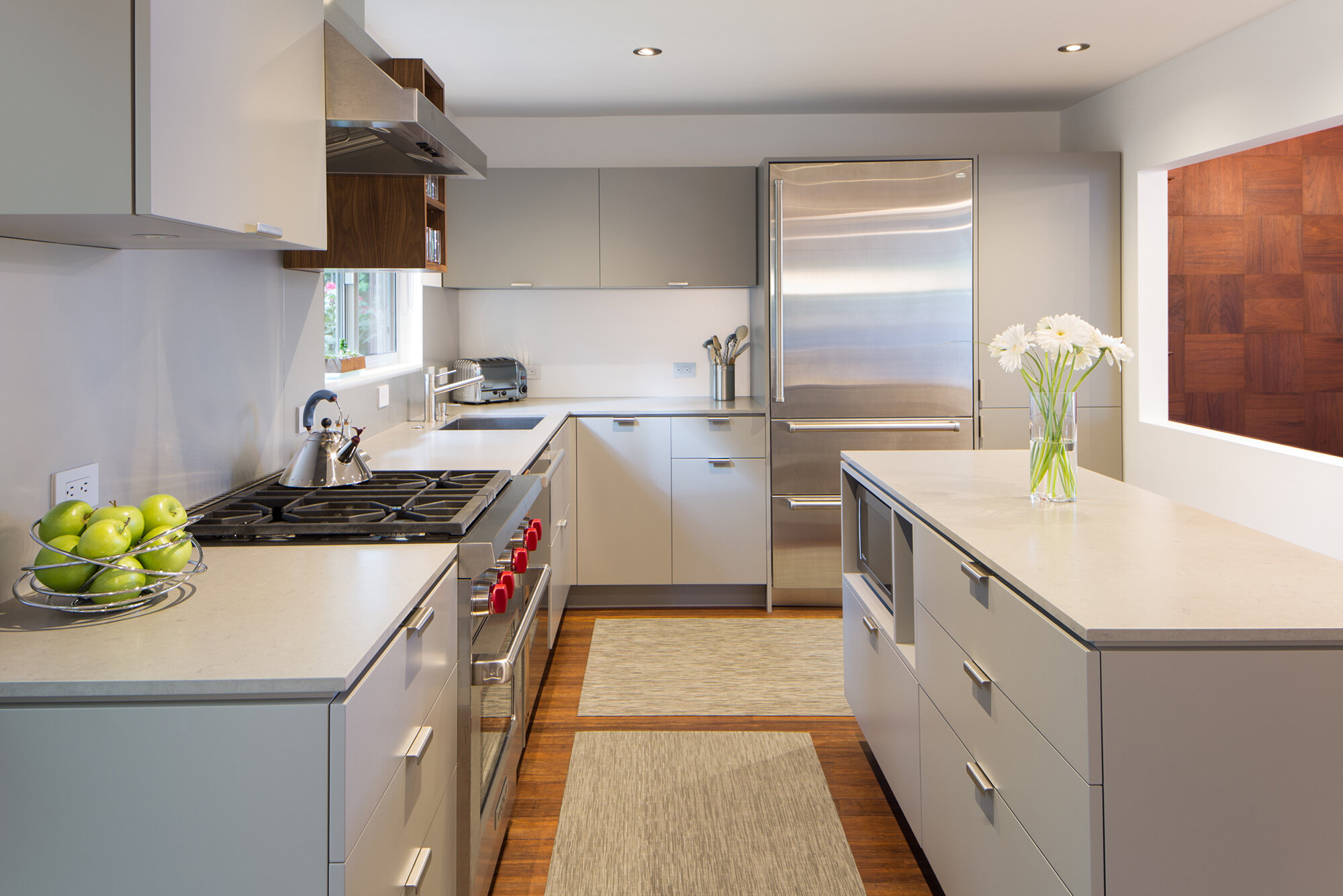 01 grey lacquer modern kitchen.jpg