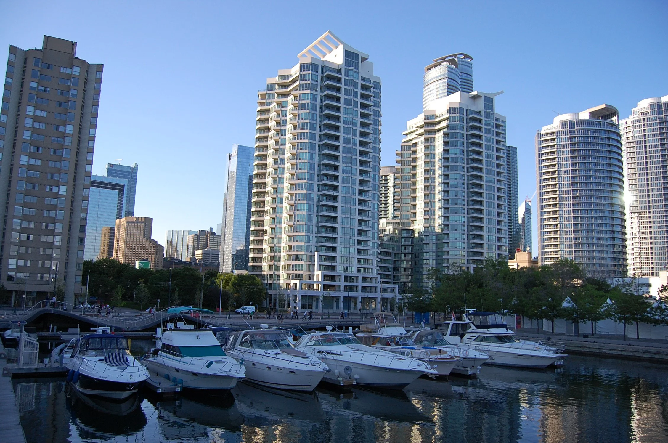 228 Queens Quay West