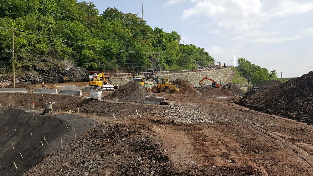 Réfection des infrastructures souterraines et reconstruction de la structure de chaussée de la Côte Sillery