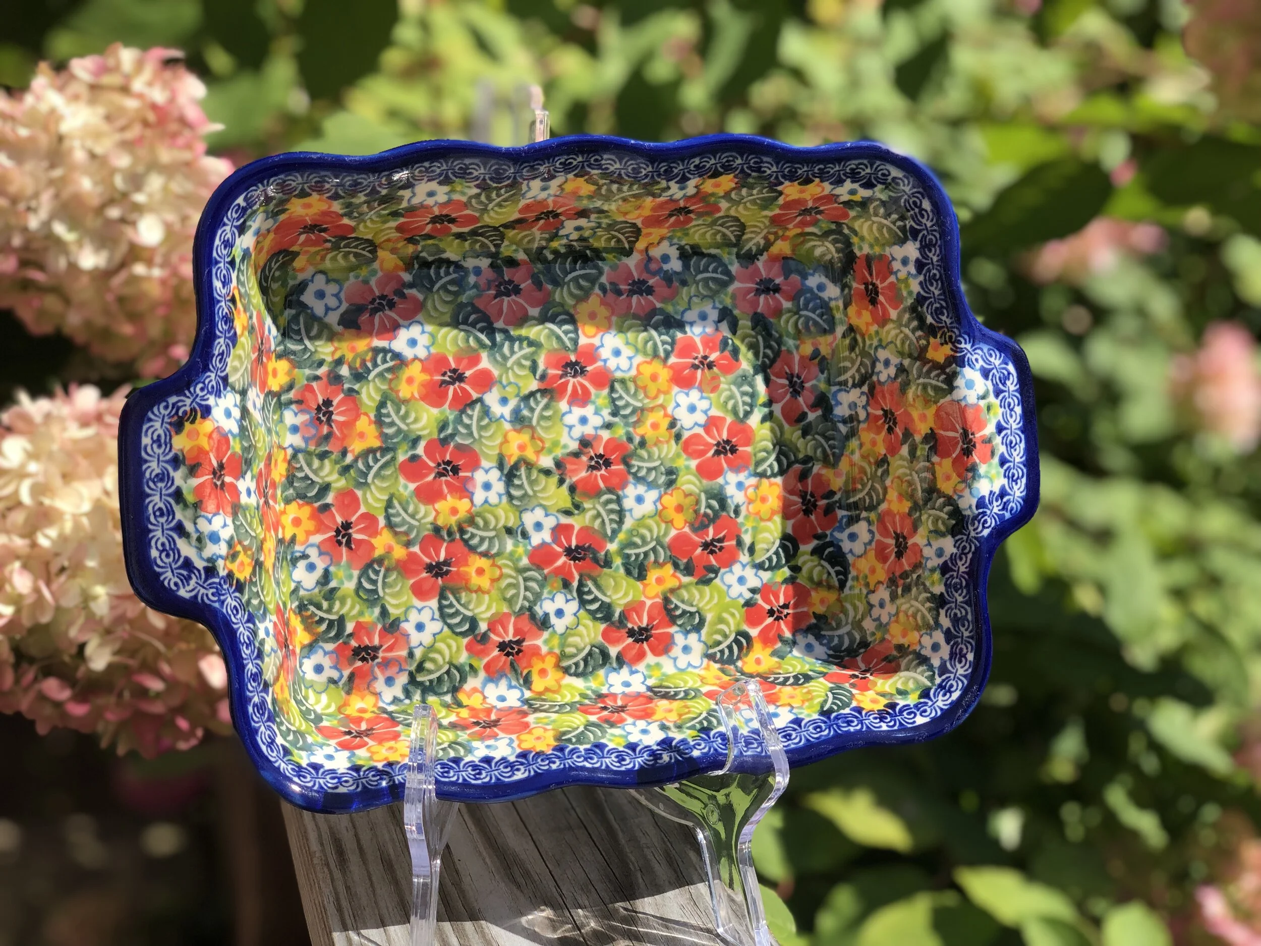 Scolloped edge baker with handles Unikat 