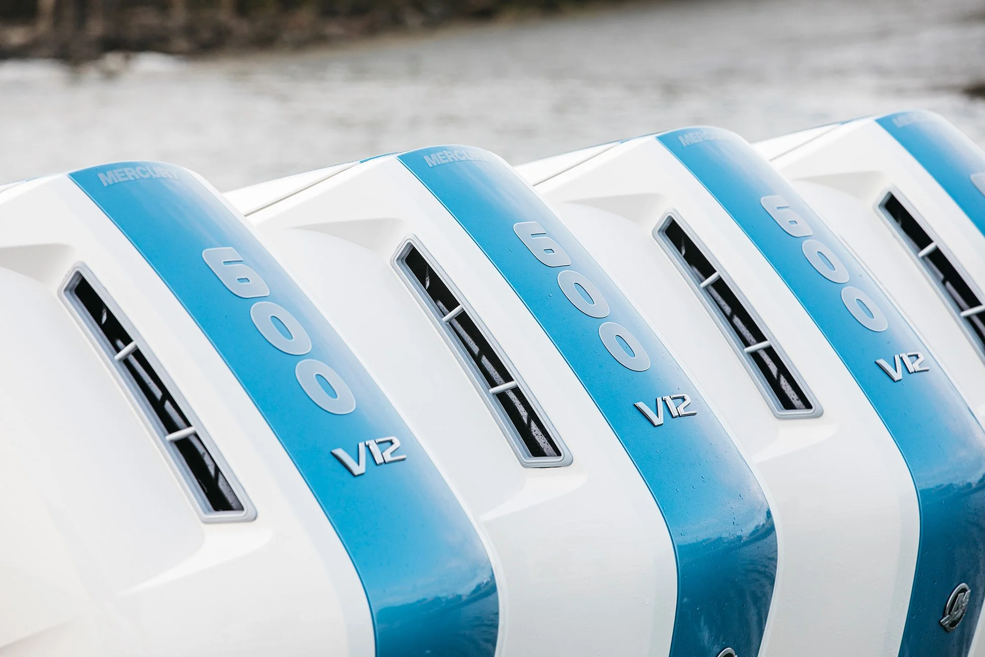 quad-mercury-v12-600-hp-outboards.jpg