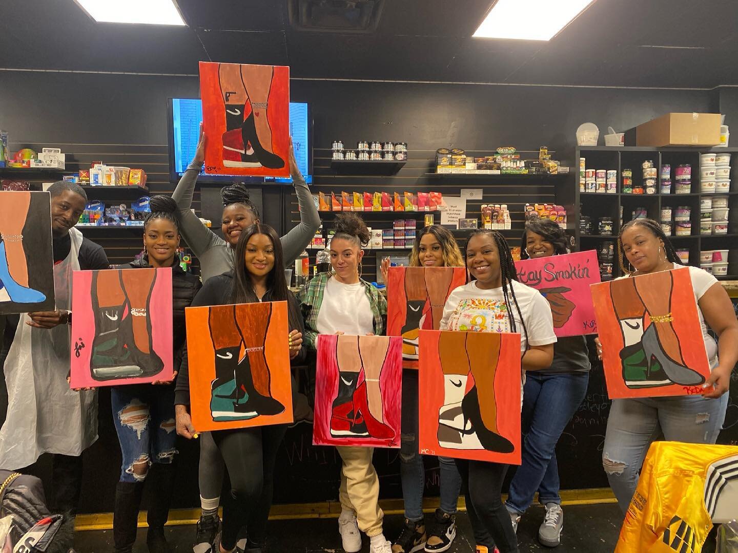 The ladies showed out on their paintings at the #UltimatePaintParty s/o to @kiingzkloudz for having us! 🥳🎨👠👟