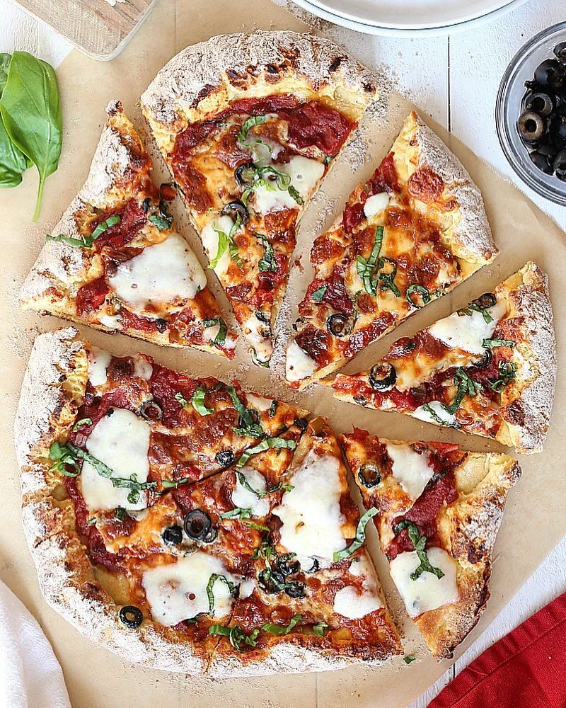 Gluten free pizza 🍕 pizza is good for the soul.. and heart.. and mind.. 😉 #guiltfree