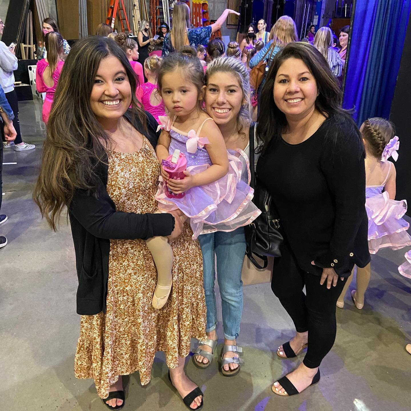 And Kinsley had her first dance recital this past weekend 💕👯&zwj;♀️