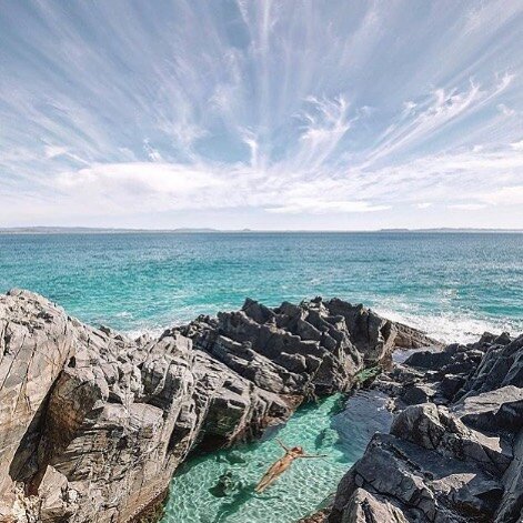 A visit to the magical Noosa fairy pools is a must when staying with us. ⠀
⠀
Wishing you all a lovely, relaxing long weekend! ⠀
⠀
beautiful photo by @elisecook, @noosafairypools ⠀
⠀
To book please visit the link in our bio ⠀ ⠀ ⠀ ⠀ ⠀ ⠀
. ⠀ ⠀ ⠀ ⠀ ⠀ ⠀ ⠀