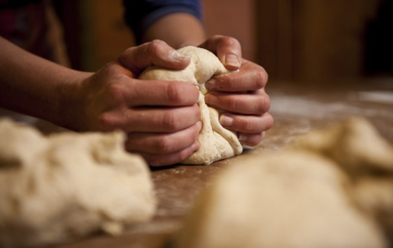 UrDinkel-Backkurs mit Judith Gmür in Busswil bei Melchnau