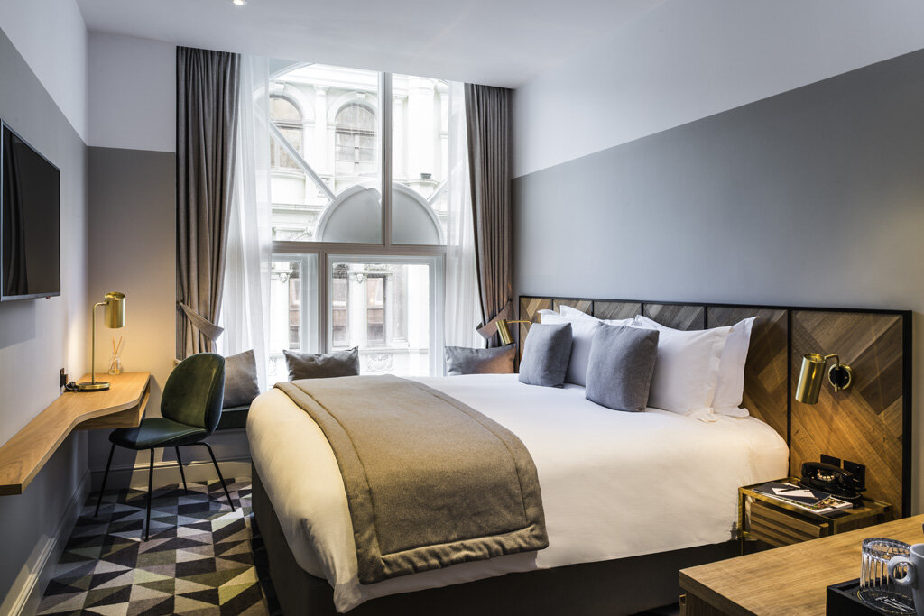 Superior-Queen-Room-Victory-House-London-Piccadilly-Circus.jpg