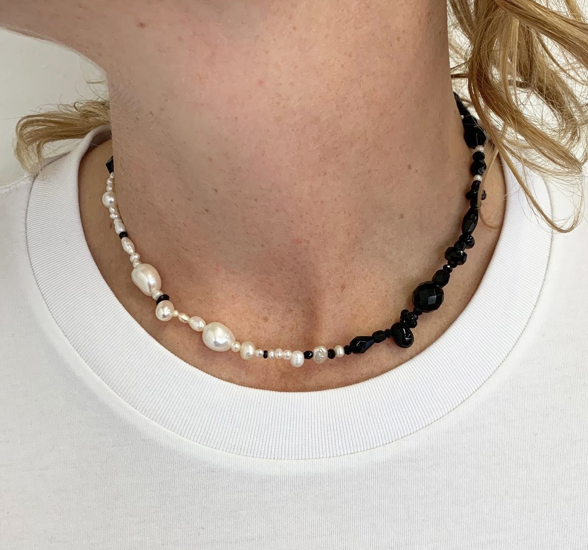 How to Fix a Broken Pearl Necklace in 5 Easy Steps