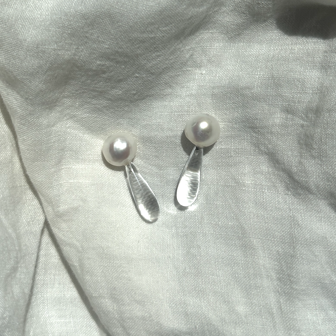 pearl crystal quartz earring