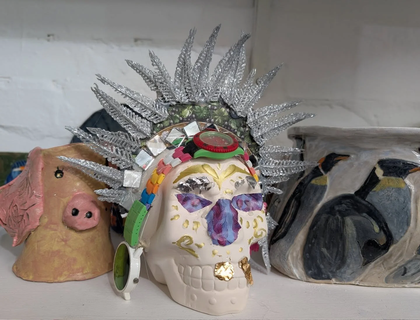 A little treasure corner at the back end of the studio ✨
At the heart of it all &mdash; Jesus's decorated skull, 💀

#StudioVibes