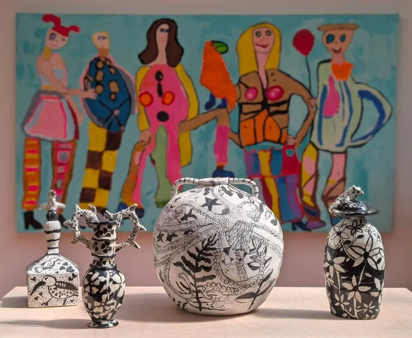 Two @headwayeastlondon legends merge in the golden afternoon light ✨️

Tirzah's exquisite selection of vases and trinkets, weaved from tales from another planet where  women and fish rule the world in scaly heels 👠🐟

Watched over by Tony's bubblegu