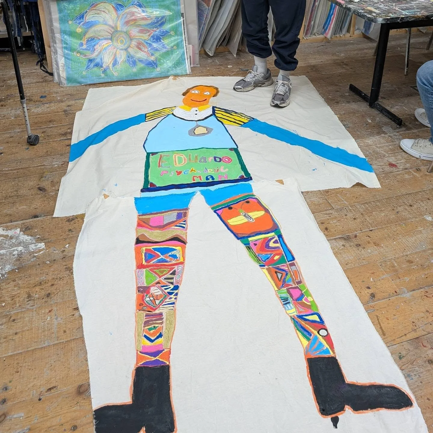 🌈Eduardo Psychedelic Man ✨

 'Eduardo was an ambulance driver, he was really colourful. He kept changing colour every 5 seconds so I called him Eduardo  Psychedelic Man, cause he didn't want to look like everyone else', he wanted to be different' 

