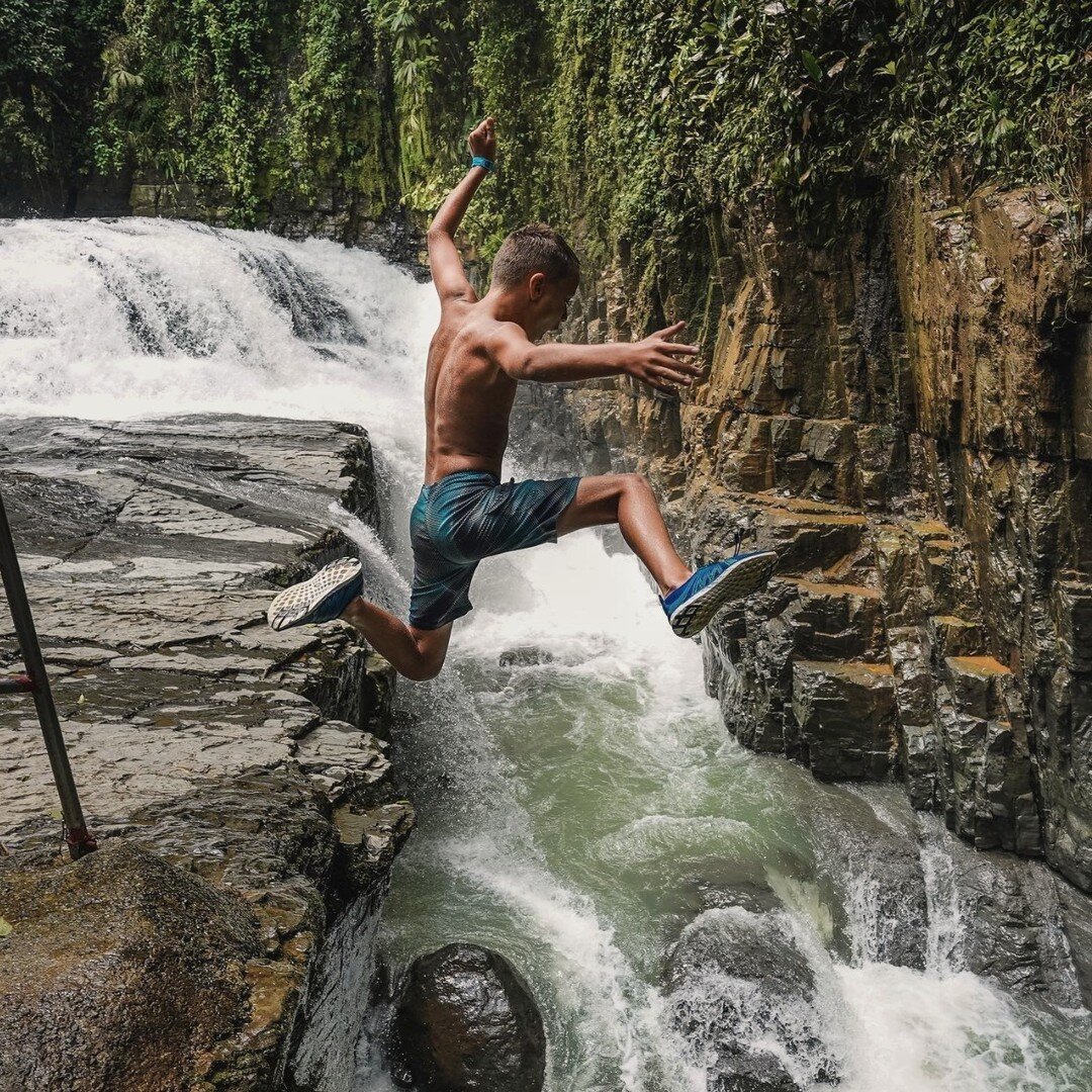 When visiting La Zona Sur, especially during Costa Rica's 'green season', you really need to try and make time for this little gem!⁠
⁠
Discover Nauyaca Falls with our friends @paddle9 - largely considered the Waterfall Excursion experts and based in 