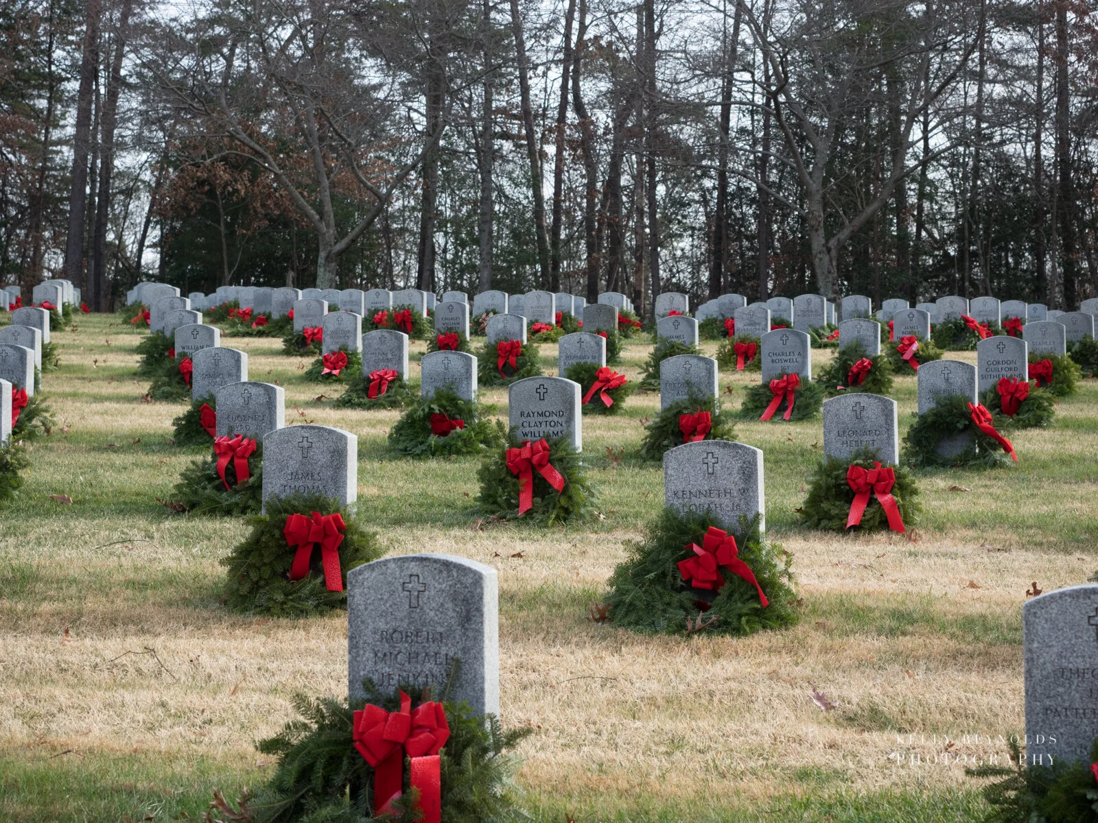 wreaths-across-american-2016_24769114317_o.jpg