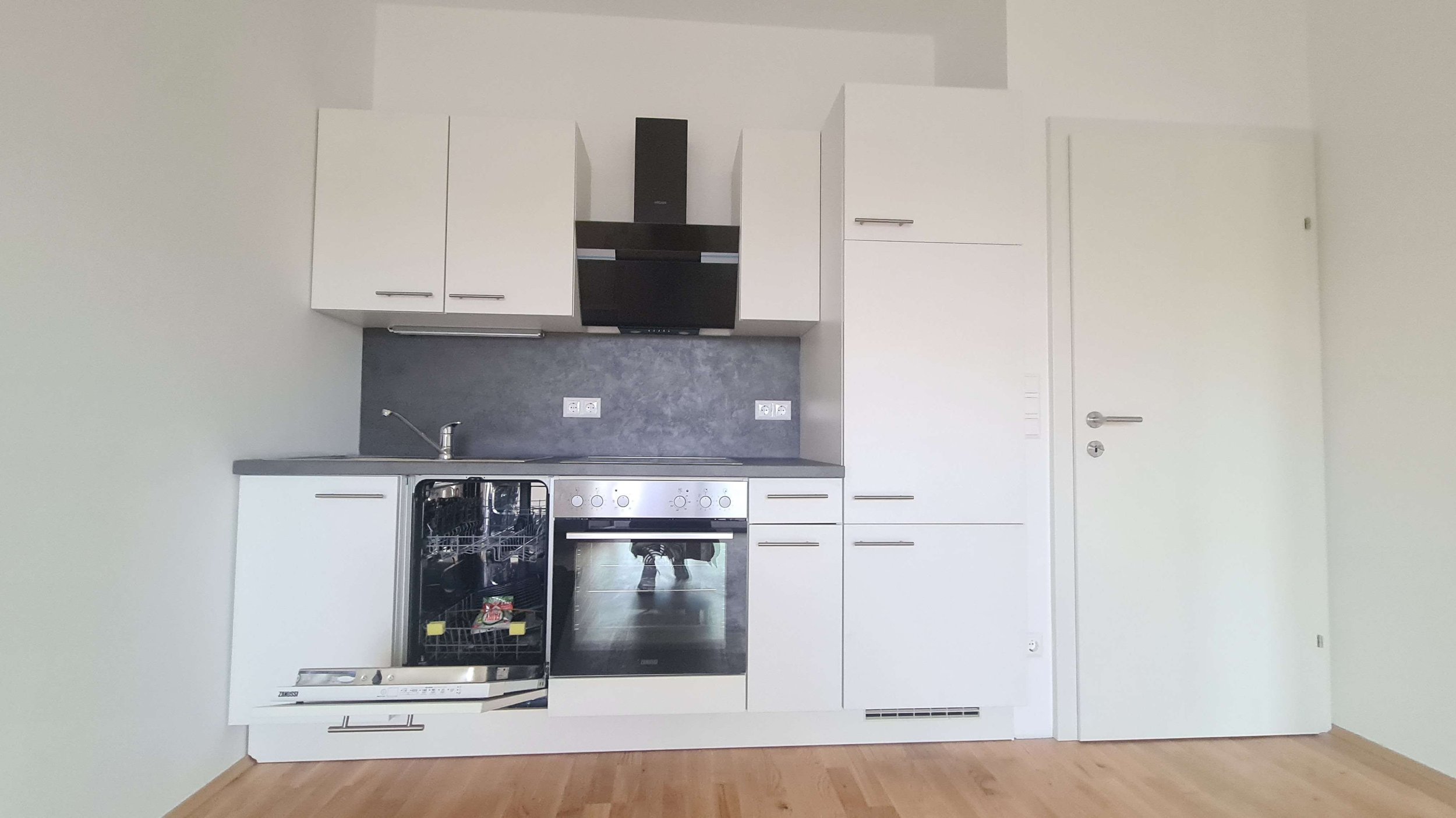 FJS Küche Spülmaschine.jpg