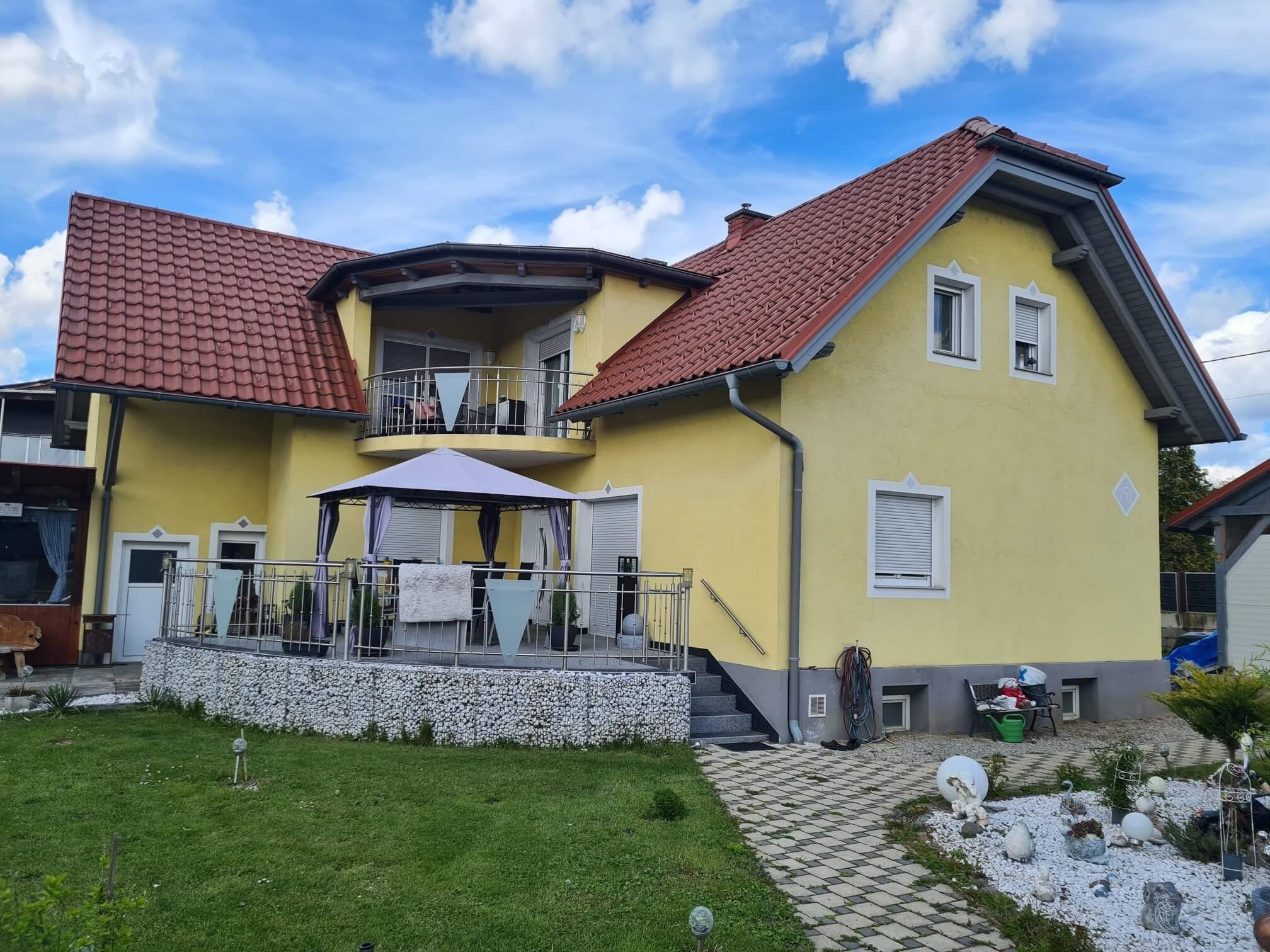 Familienhaus mit ca. 180m² Nutzfläche auf 907m² Grund in FELDKIRCHEN BEI GRAZ