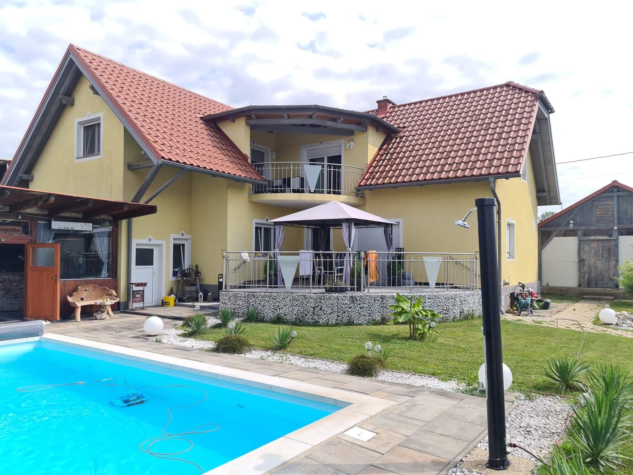 haus-mit-pool-feldkirchen-3.jpg