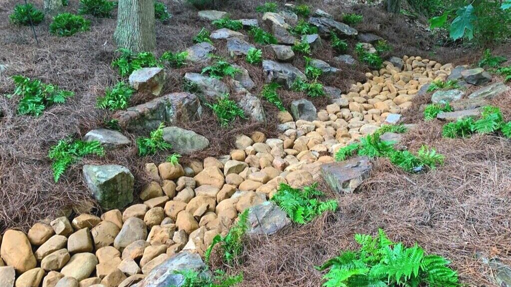 Dry+Creek+bed+with+rock+wall+image000000.jpg