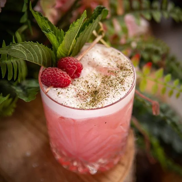 Those colours👌🏽 @issholds #photographylife #drinkphotography #eventphotographer #eventphotography #cocktailbar #eventphotographers #victorialeeds #leedsphotography #leedsphotographer #photographyangles #photographybusiness #smallbusinesslife #small