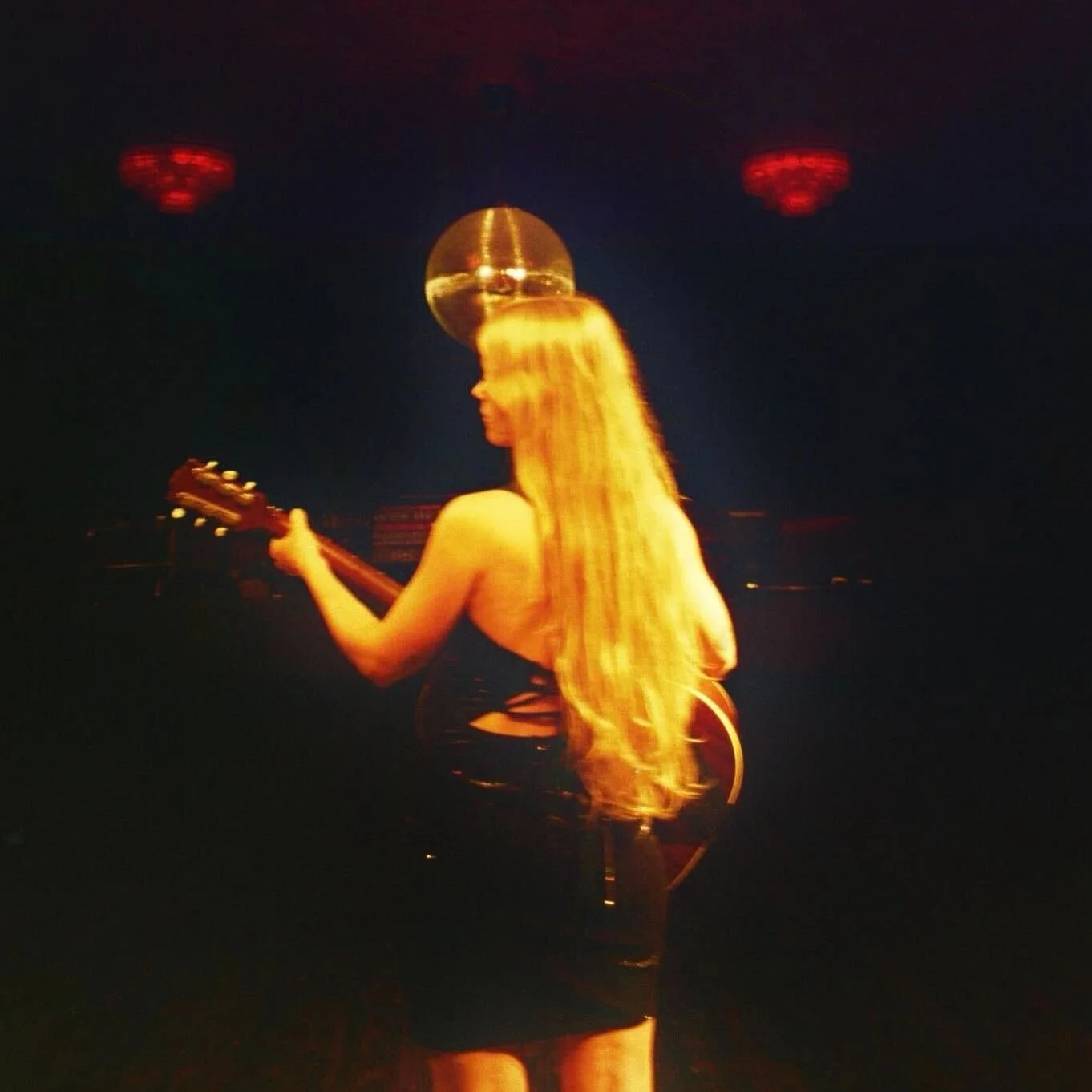 Alice Phoebe Lou’s Full Circle Glow