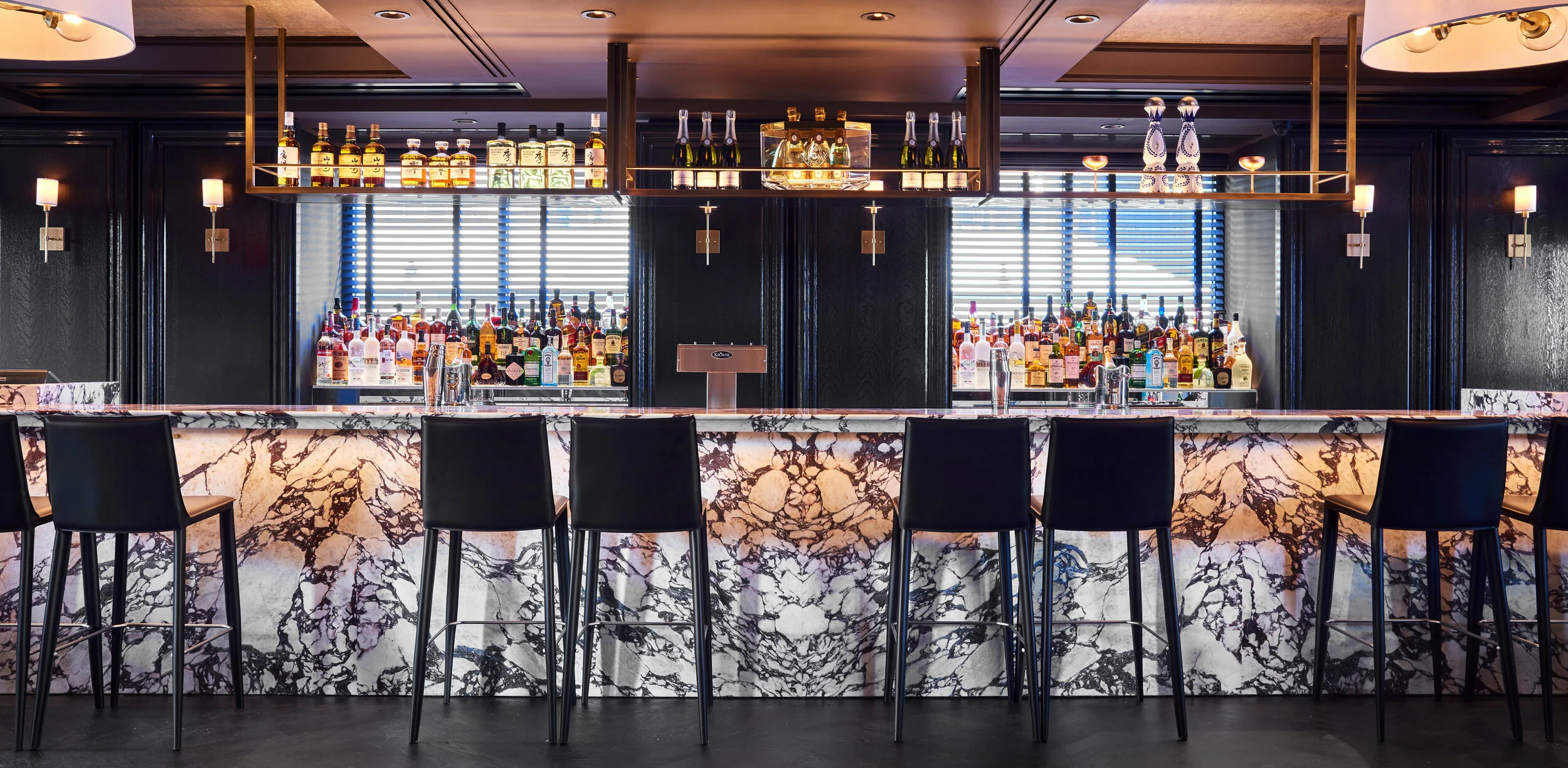 Situated on the top floor of The Kitano Hotel in New York at the corner of Park Avenue and Thirty-Eighth Street, the roof at 66 park was conceived as an intimate and sophisticated Park Avenue penthouse with panoramic views of midtown Manhattan and