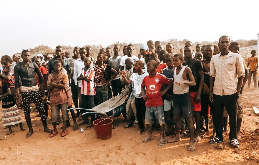 Project: Water Purification in Siguiri, Guinea.⁣
⁠⁣
Swipe! Remembering this incredible trip to Guinea. We drove from Mali across the border to a small village called Siguiri, Guinea where the death rates were high due to poor quality water. ⁠⁣
⁠⁣
In 