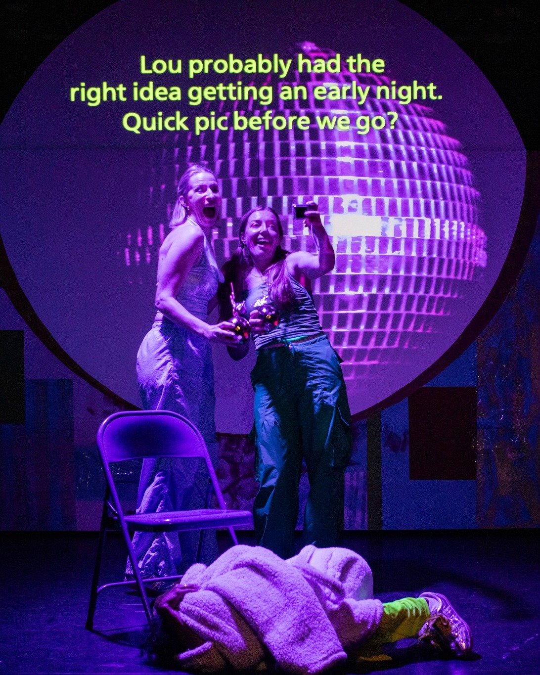 📢 HULL @bright_places_stageplay has landed! 

We're delighted to be here 22&ndash;23 October at @hulltruck Theatre.

If you're looking for:
🎶 90s pop
✨ Glitter
😂 Big laughs + big feelings

You're in the right place! Which night are you coming? 🤔